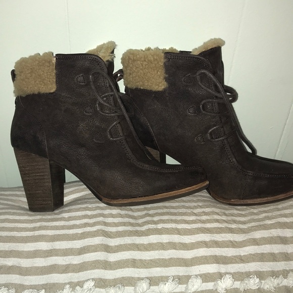 UGG Shoes - Ugg Booties Size 6